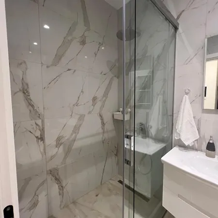 Cane Emerald Apartamento Tirana